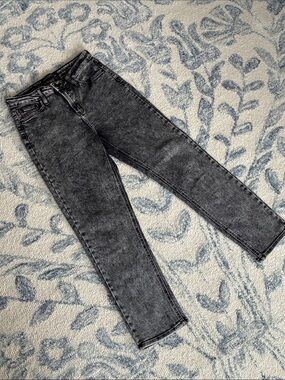 Just Black High-Rise Black Acid Wash ankle Mom Jeans —- Size 27